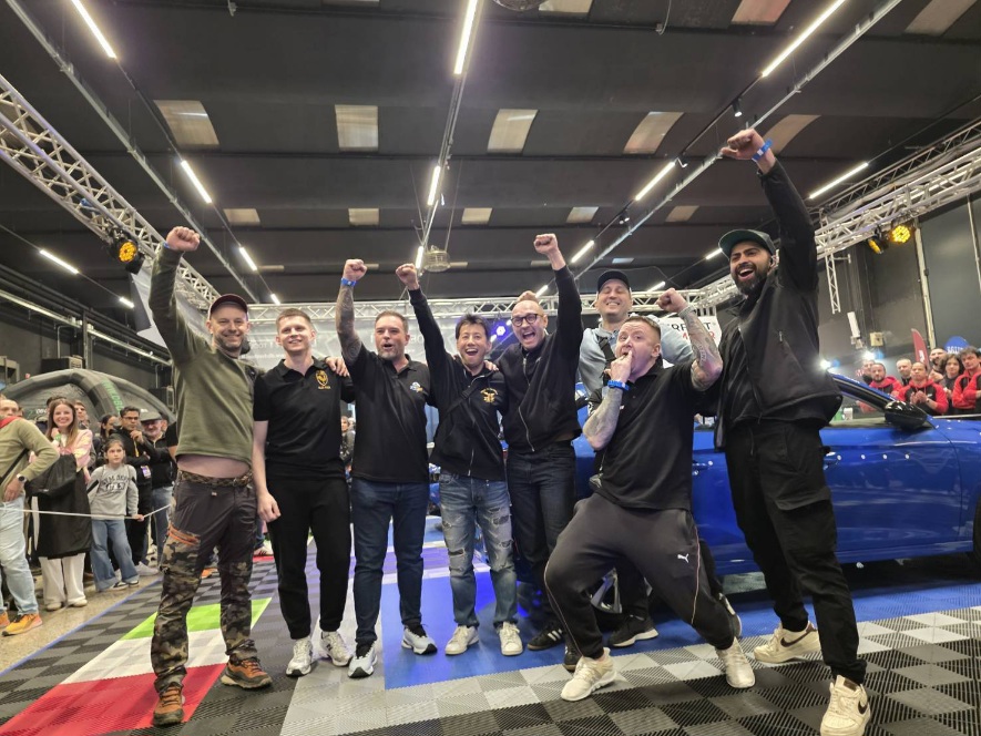 新潟燕校講師イタリア大会でファイナリスト入りの快挙！